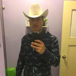 Meet your Posher, Roberto